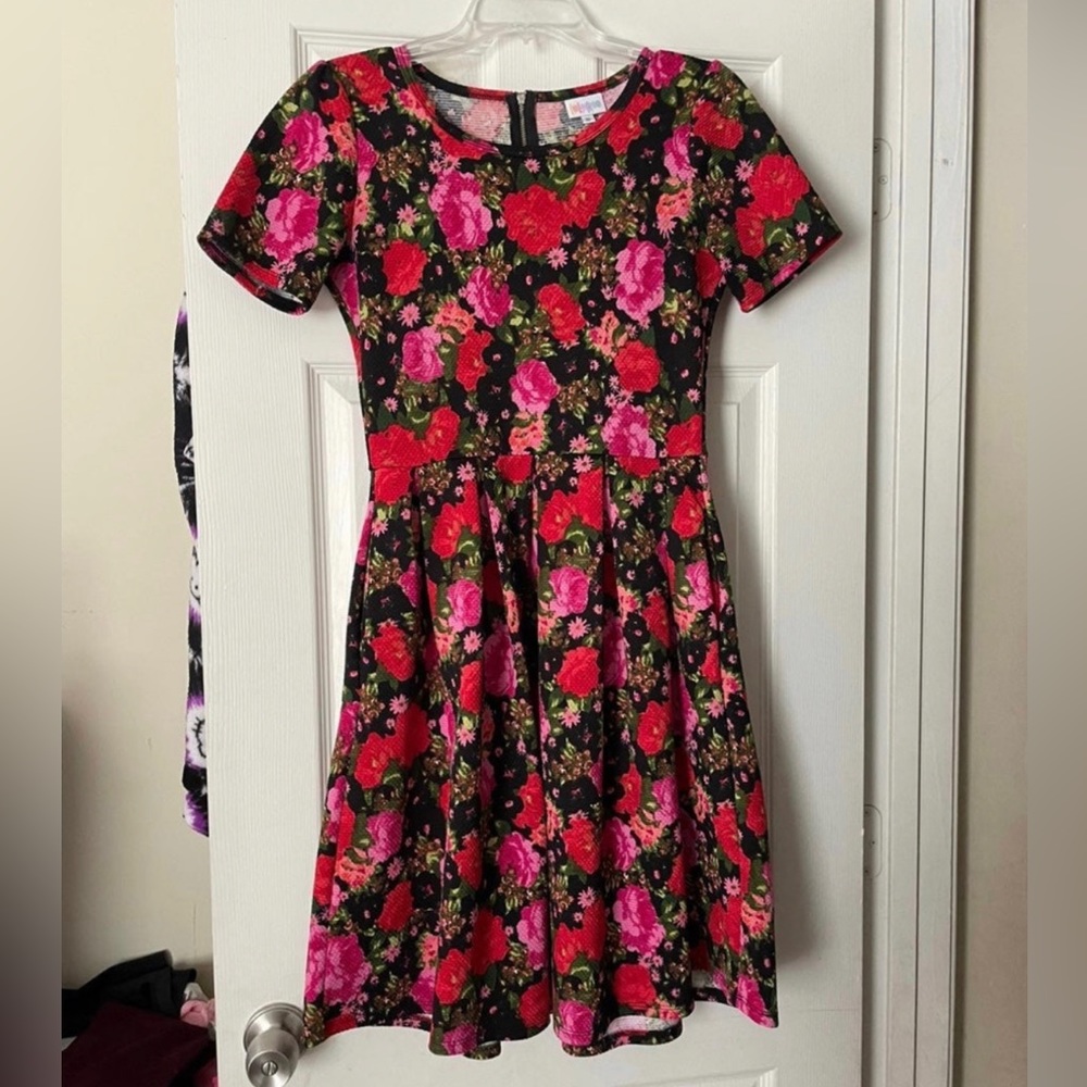 Vintage floral lularoe Amelia size small